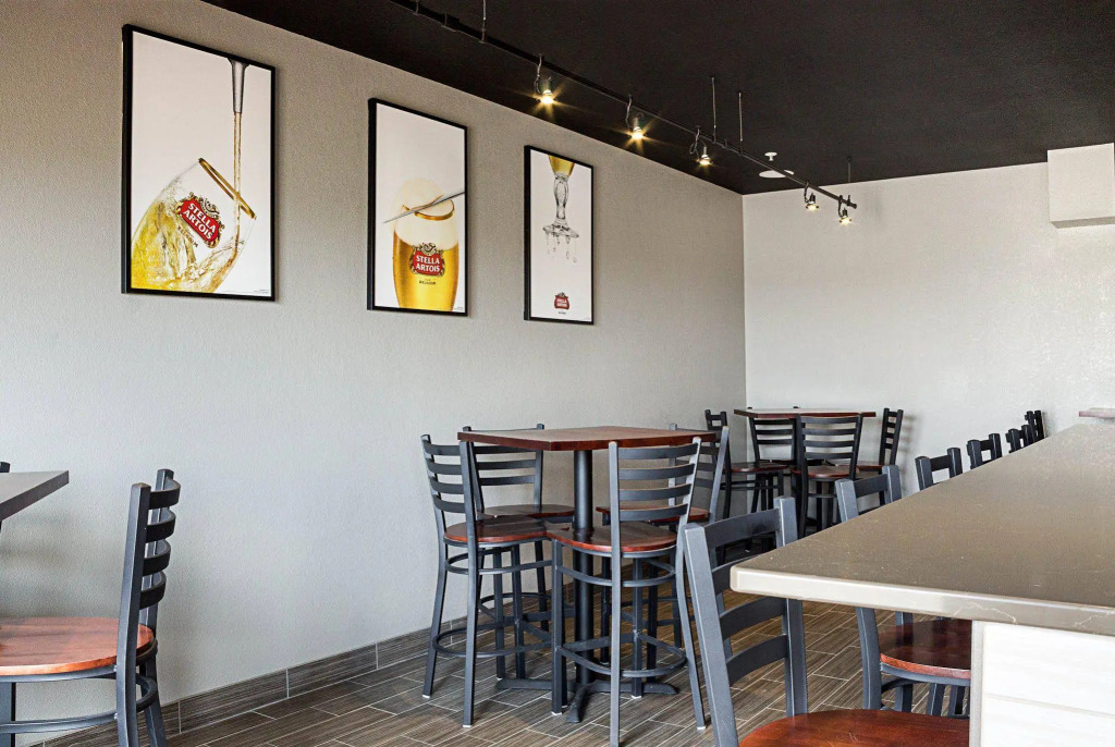 Econo Lodge Inn & Suites Minot