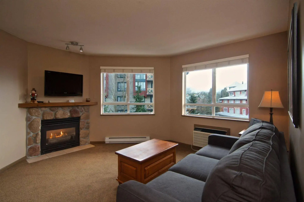 Town Plaza, Unit 256