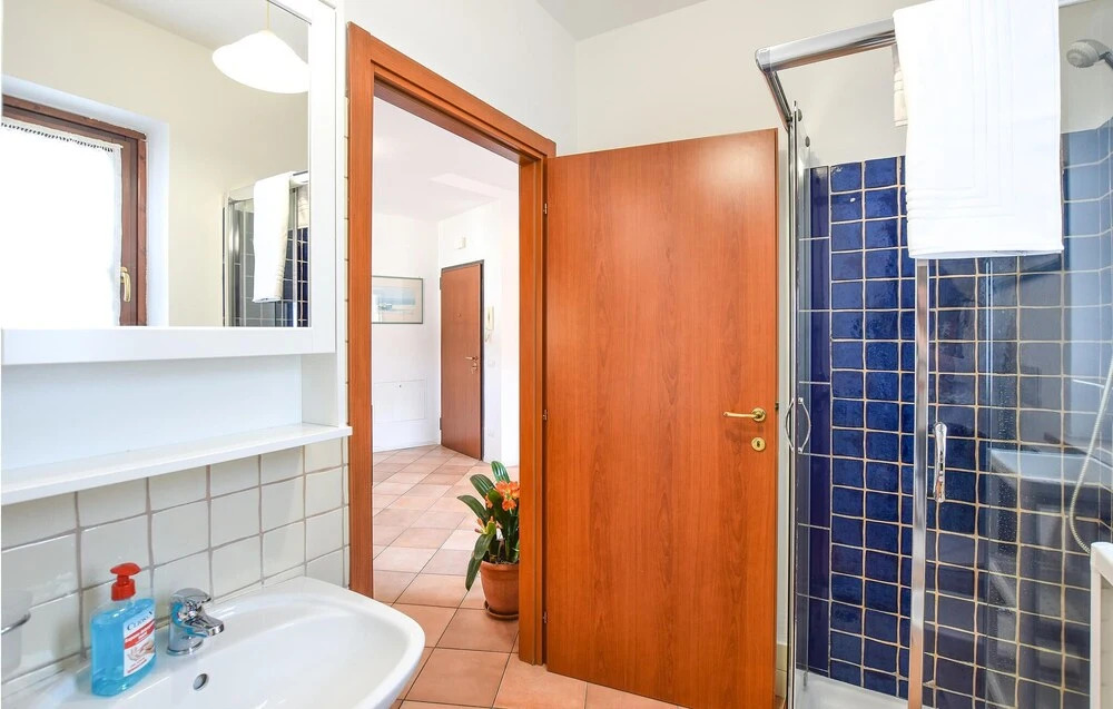 Beautiful Apartment in Vignole With Wifi
