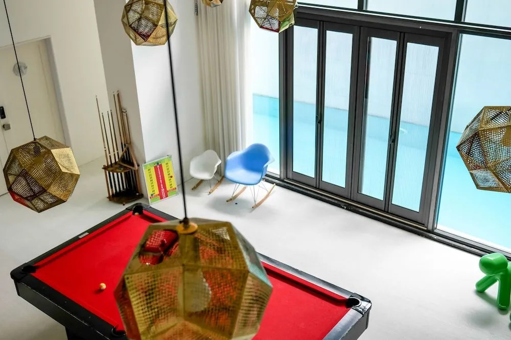 Play Hotel