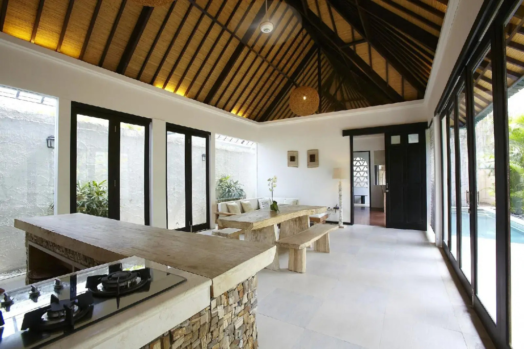 Artemis Villa Hotel