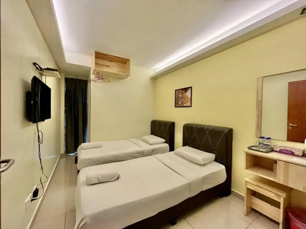 Adam Hotel