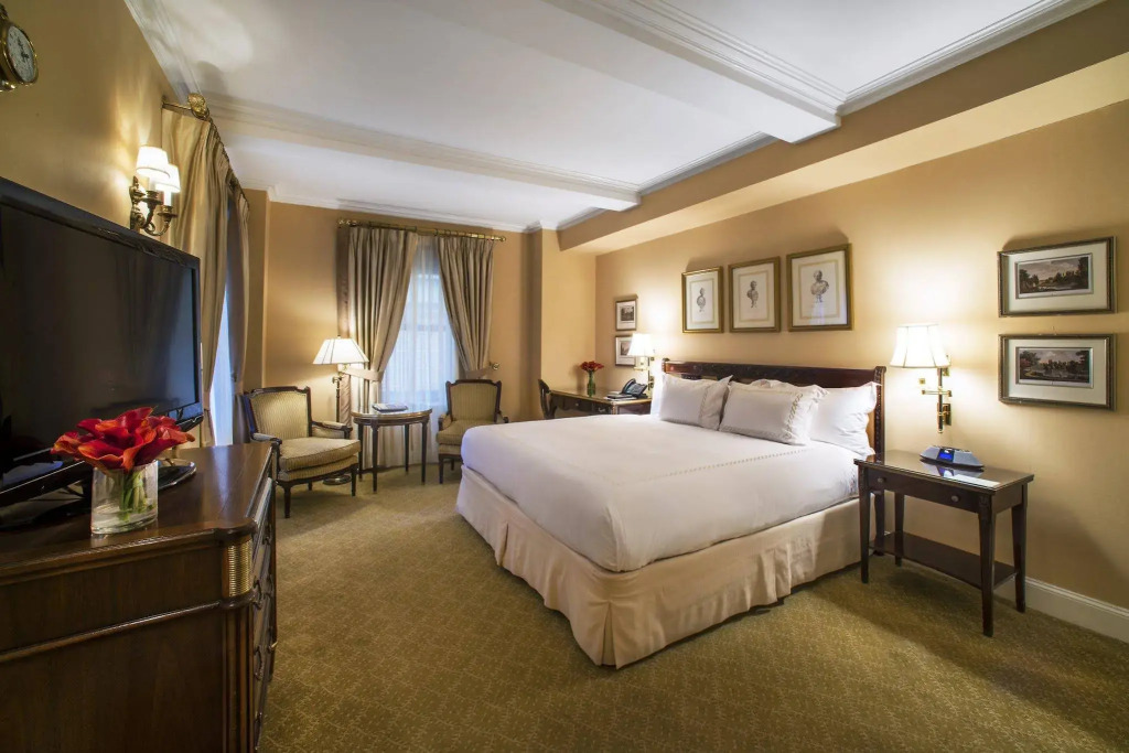 Hotel Plaza Athenee