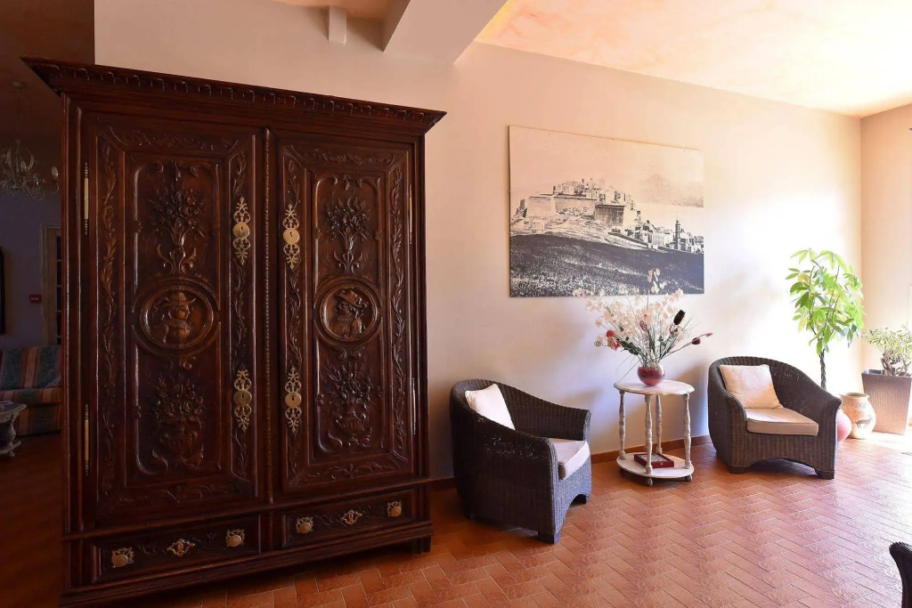 Hotel Cyrnea