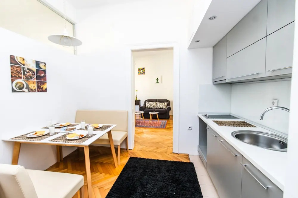 Bright and Modern Duplex in the City Center!