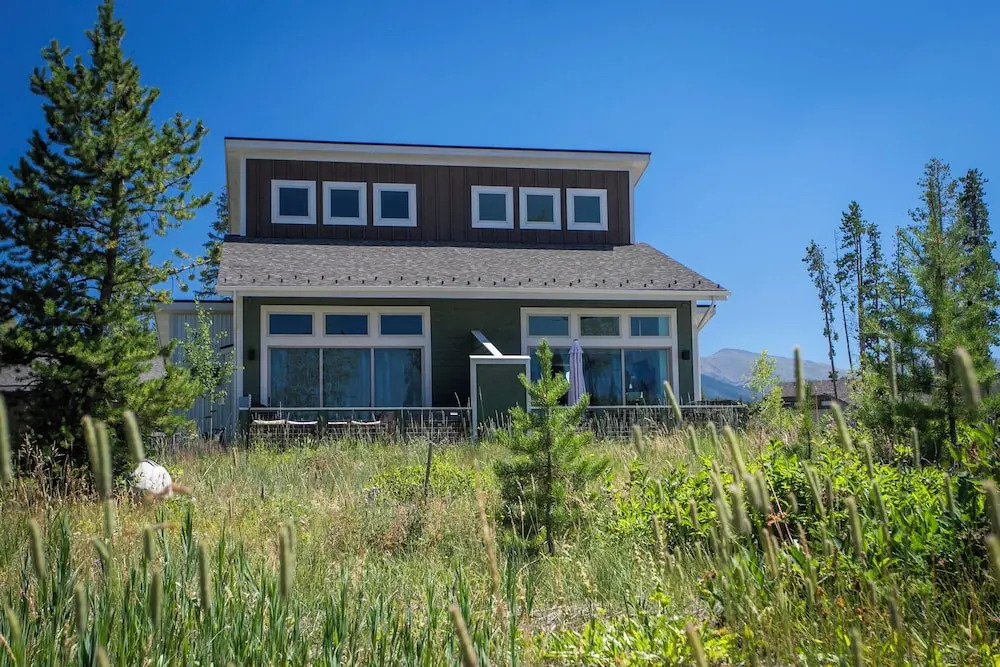 Luxury WP Mtn Cabin, Free Shuttle, Views & Garage