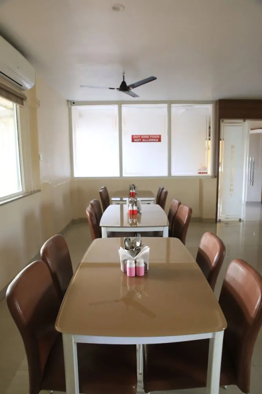 Hotel Kumud Plaza