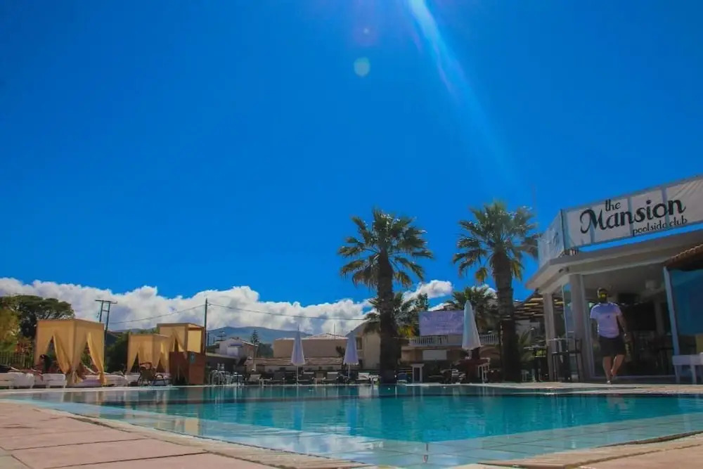 Medousa Apartments