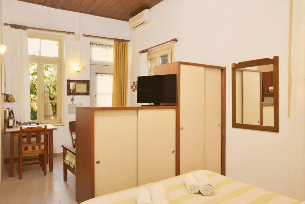 Silde Studios & Apartments