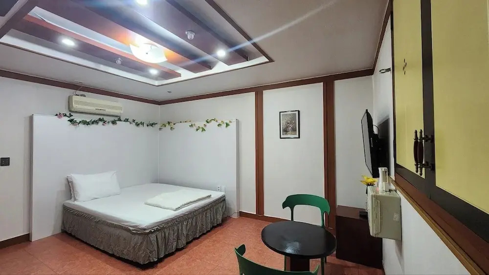 Gumi TwoYa Motel