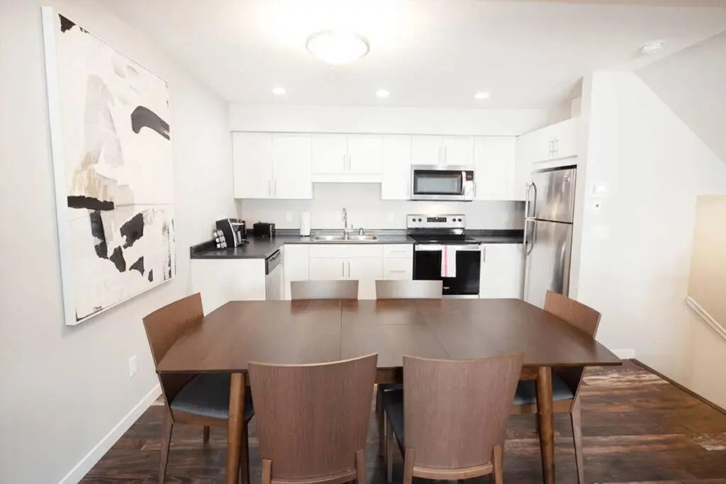 3BR Condo With Free Parking and In-suite Laundry