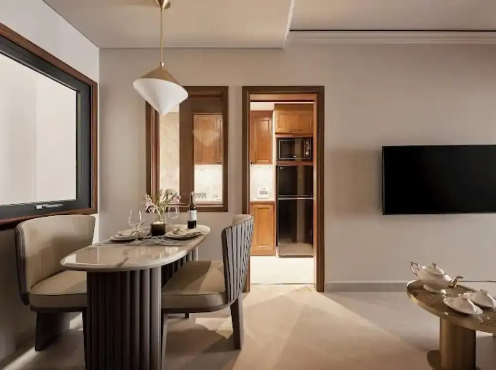 Sunflower Apartment - Luxury Suite by THC Group