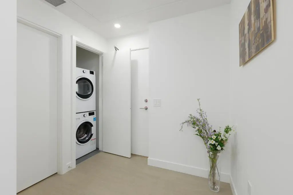 Cozy 2-bedroom condo in Vancouver