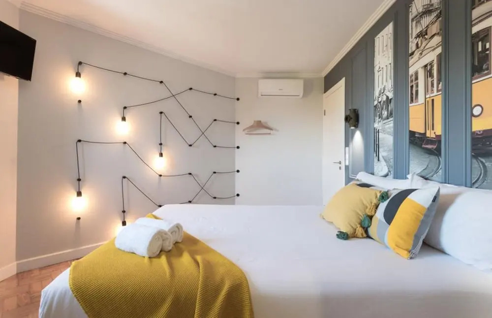 Lisbon Airport Charming Rooms