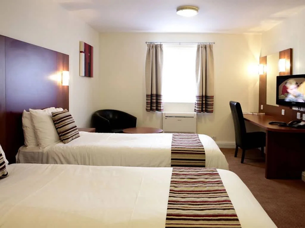 Mercure Swindon South Marston Hotel and Spa