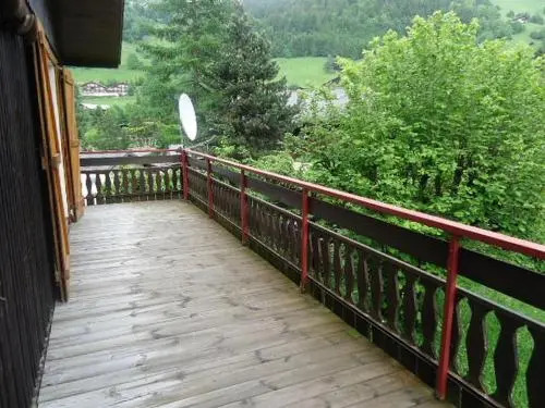 House Chalet savoyard - simplicité, pistes, calme et vue (bat215)