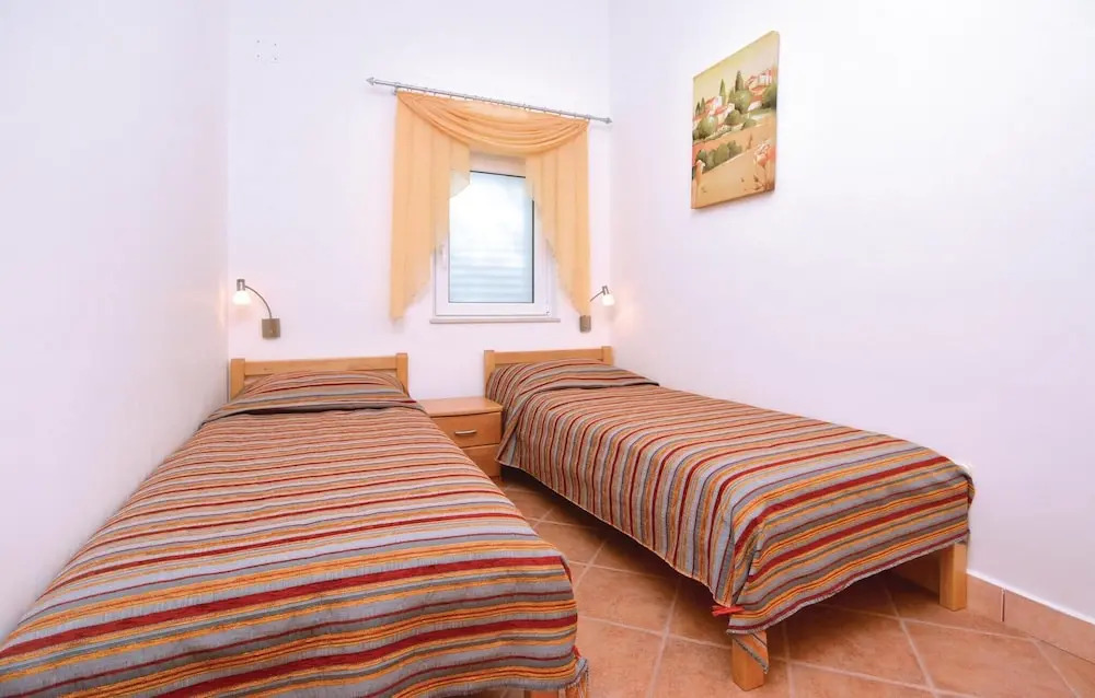 Holiday Home Vrboska With Fireplace 06