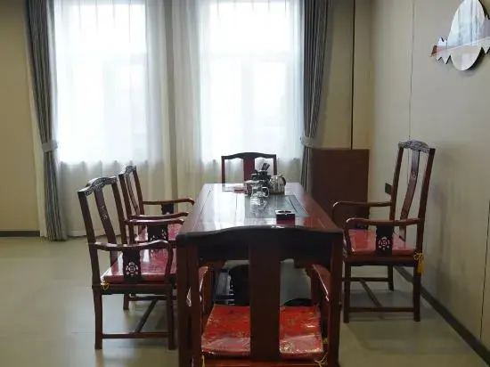 Qinghua Shengqiao Business Hotel