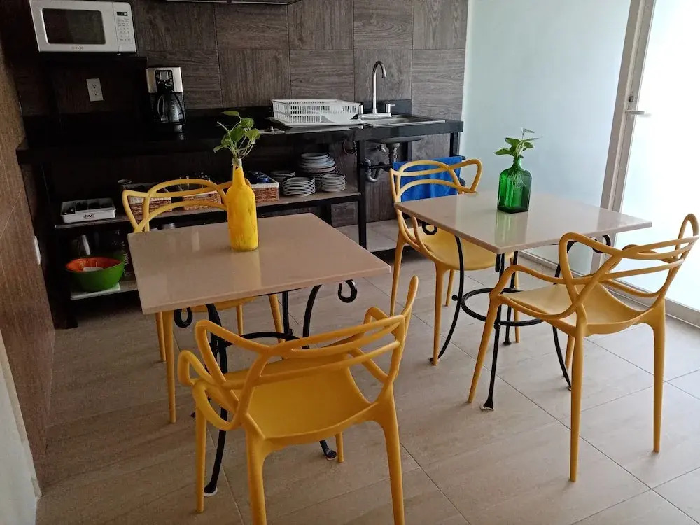 Brisas 10 Beachside Suites