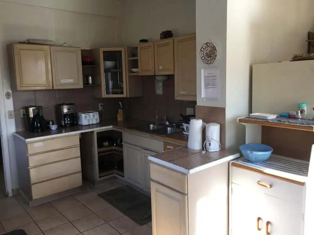 Avenues Hostel