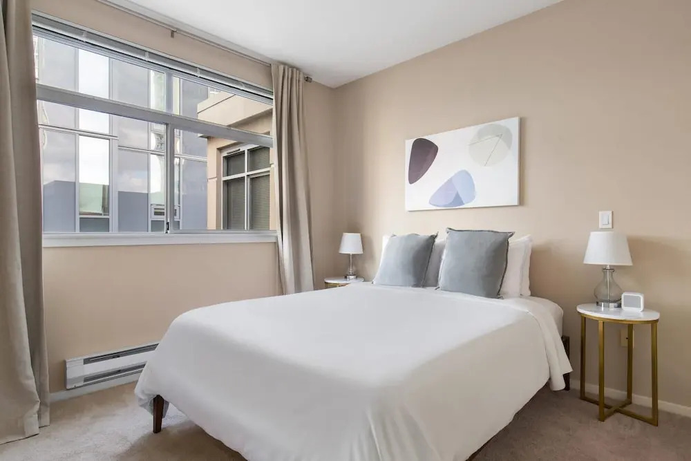 Bellevue Designer 1BD Plus Den 1BA Apartment