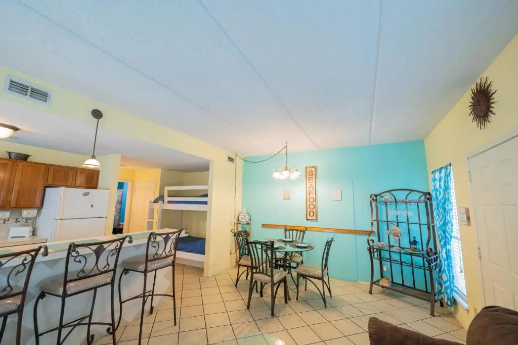 South Padre Island condo is walking distance to the beach, Sleeps 6, Third Floor, 2023 Traveler Award