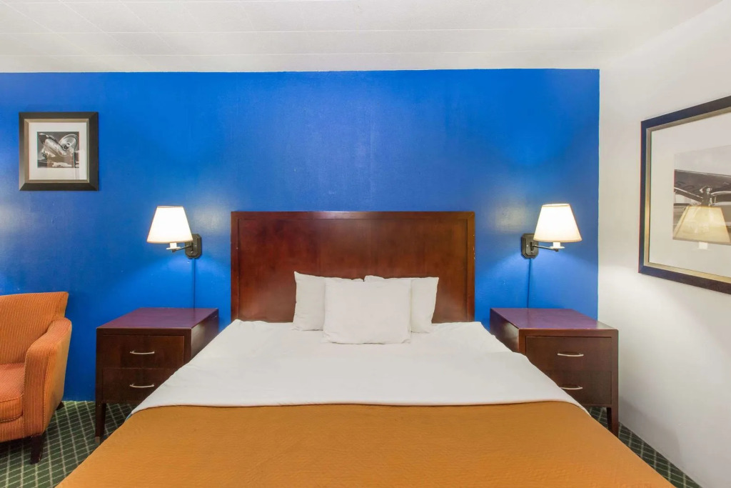 Frontier Inn