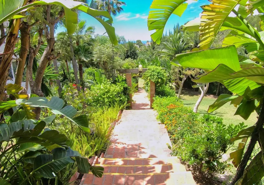 Stay in Paradise Luxury Apartment