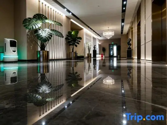 GreenTree Slow Trip Grand Hotel (Bayi Square First Affiliated Hospital)