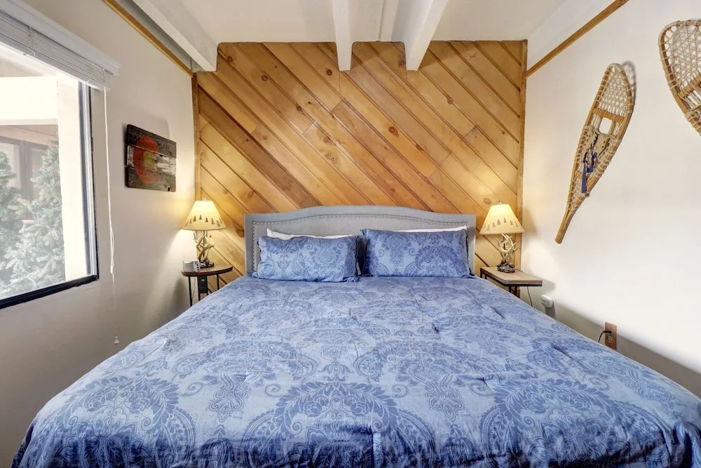 Great Mountain Views Short Walk to Lift Cozy Condo - PG201 by Redawning
