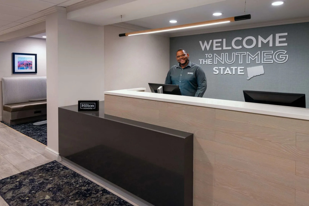 Hampton Inn Hartford Airport