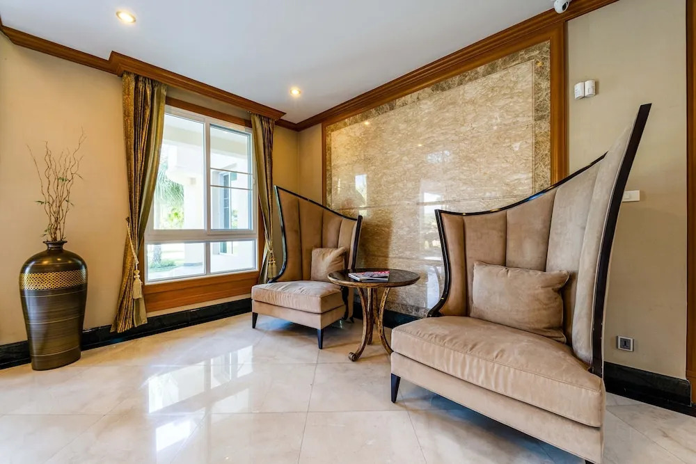 Luxury 6 Bed Mansion - CAS