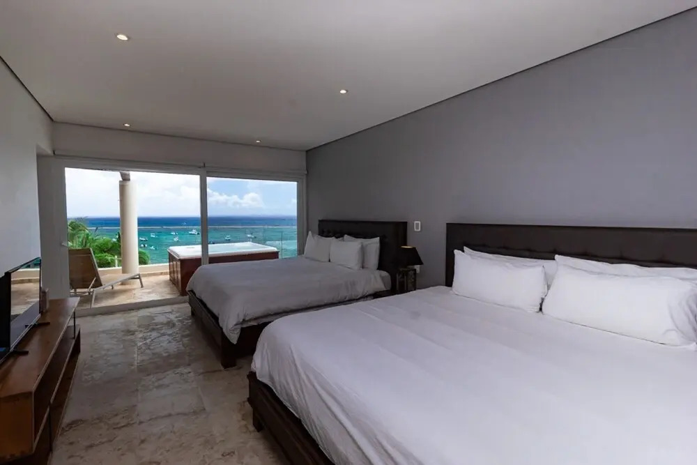 Elements Penthouse 7 3 Bedroom Condo by RedAwning