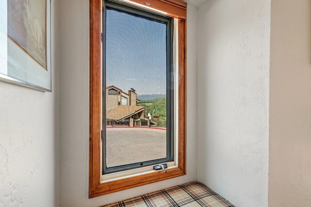 Snowmass 2BR Getaway Pool, Hot Tub & Ski Access - D2 by RedAwning