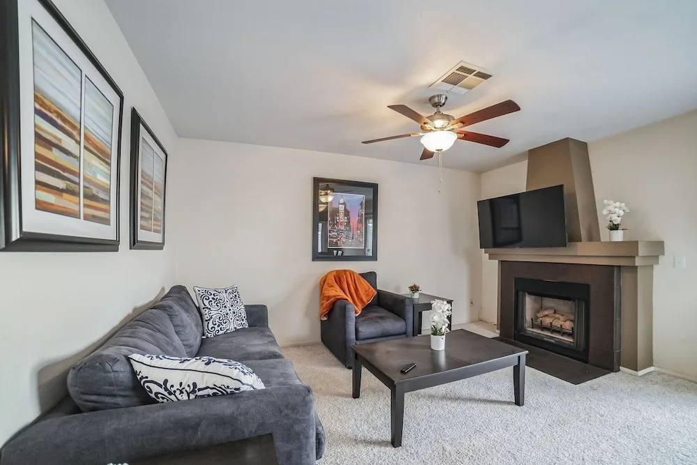 Las Vegas Oasis With Sparkling Pool 3 Bedroom Home by Redawning