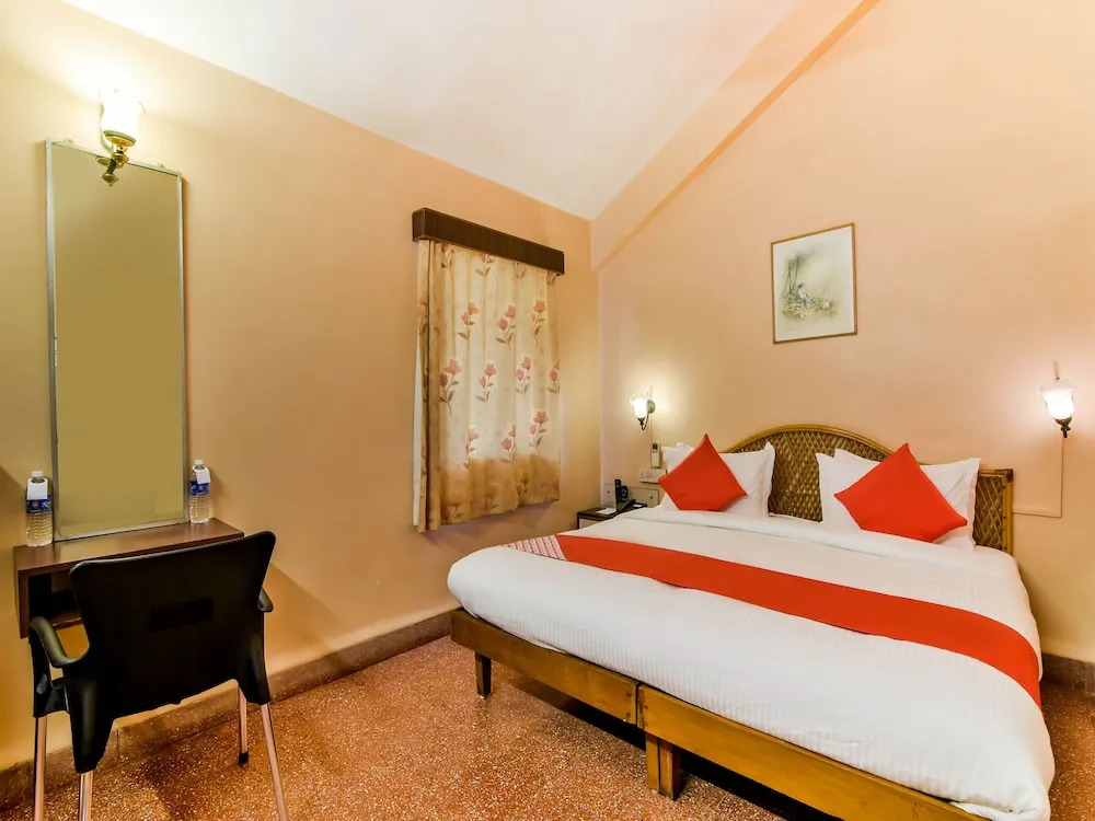 OYO 807 Hotel Gopika International