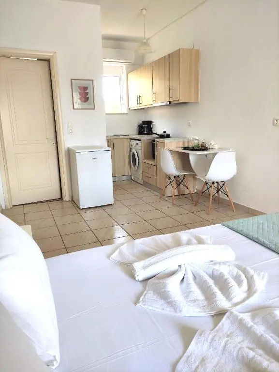 #3 Giorgos & Chara apartments