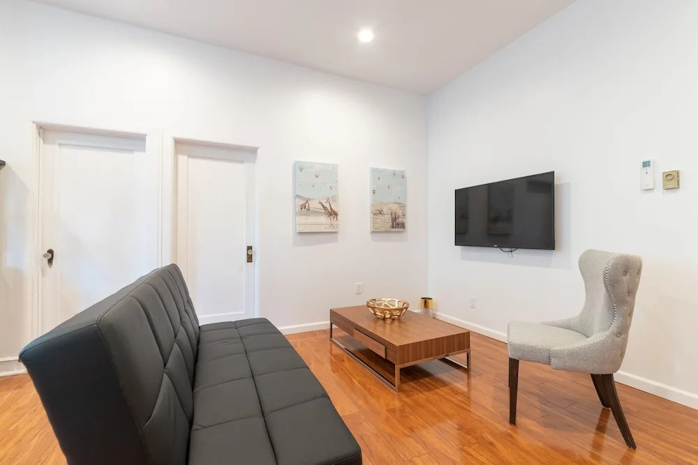 Jersey City, 323 Summit Ave - 2 Br Apts