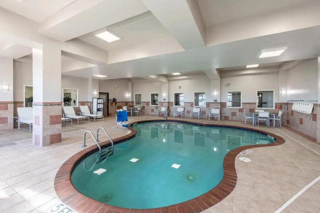 Country Inn & Suites by Radisson, Findlay, OH