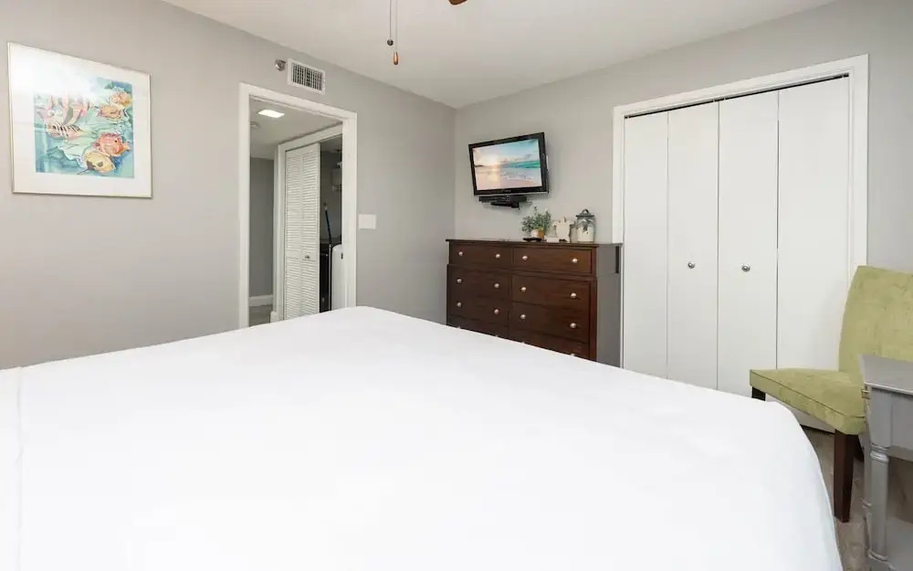 Phoenix Iv 4065 3 Bedroom Condo
