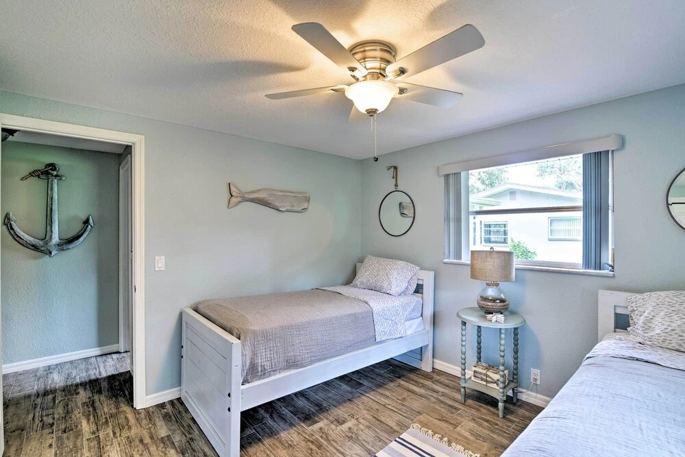 Updated Rustic Yankeetown Home w/ Lanai & Dock