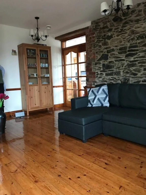 Lovely Apartment Overlooking the Harbour & bay