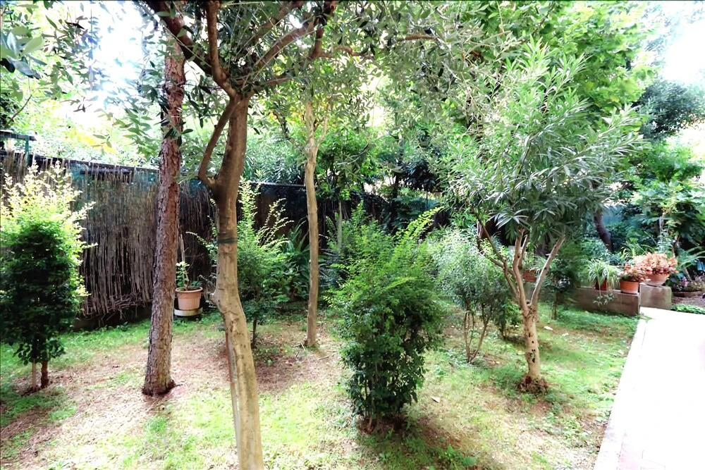 Lovely Halldis With A Beautiful Private Garden