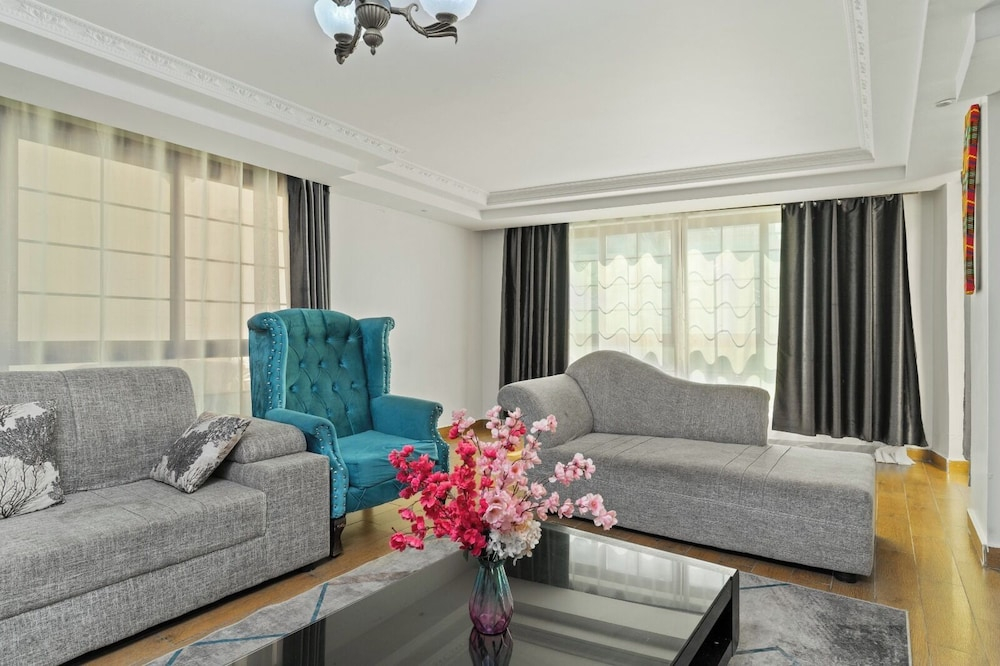 Luxury 4BR Kilimani - Rooftop Pool & Gym