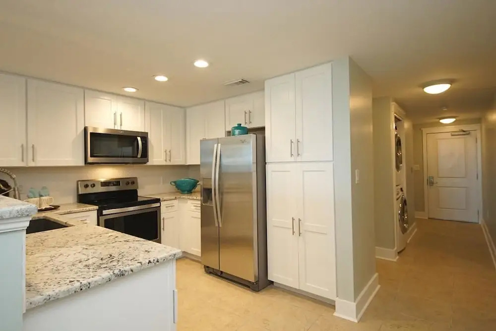 Waterscape C200 - 3 Br condo by RedAwning