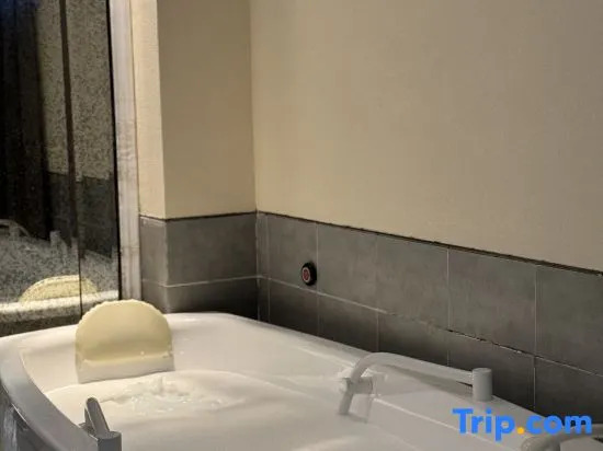 Holiday Inn Dalian Hot Spring By Ihg