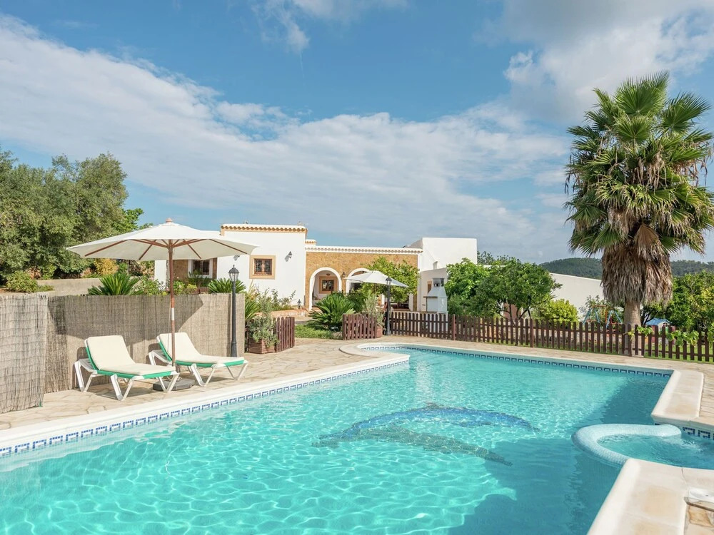 Authentic Finca with Swimming Pool & Hot Tub near Beach