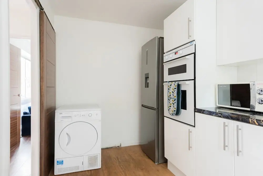 The Jericho Terrace House - 2BD + Parking