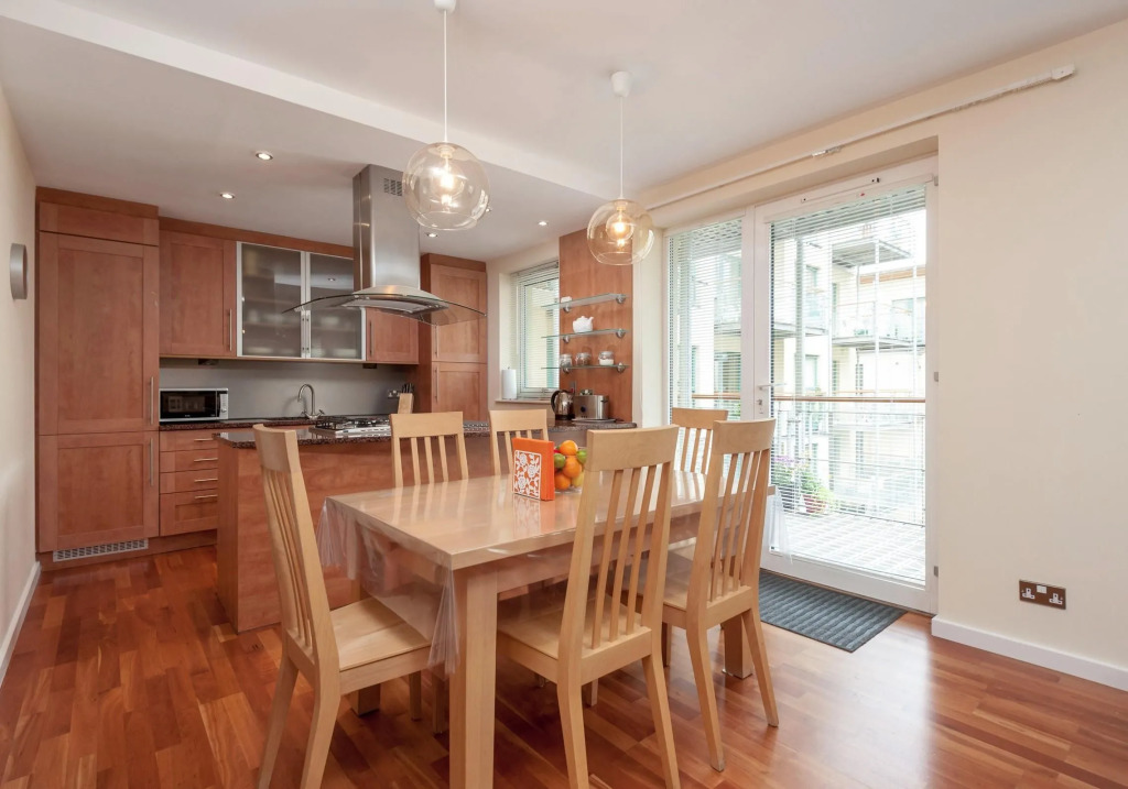 The Holyrood Road Residence - Rsa 120172