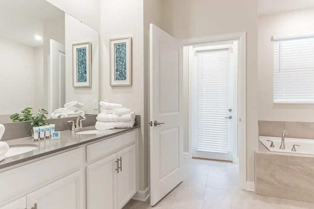 1233chd - The Retreat At Championsgate 9 Bedroom Home by RedAwning